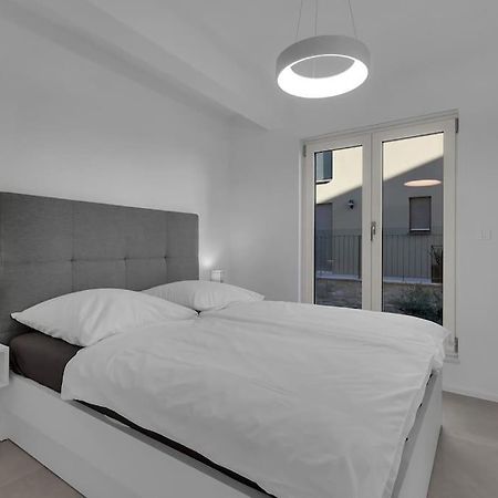 Apartman Delux With Private Pool - Makarska Exklusiv Tučepi エクステリア 写真