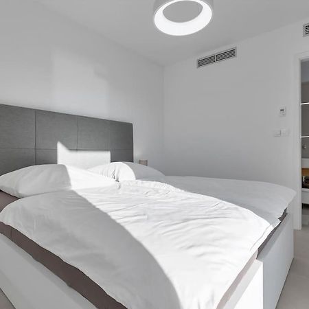 Apartman Delux With Private Pool - Makarska Exklusiv Tučepi エクステリア 写真