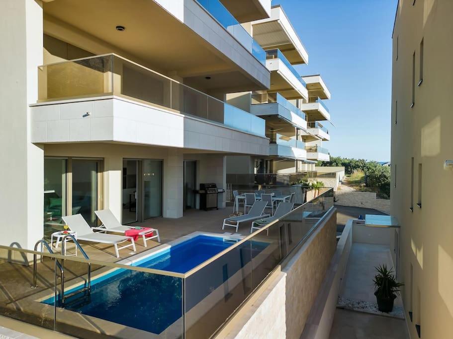 Apartman Delux With Private Pool - Makarska Exklusiv Tučepi エクステリア 写真
