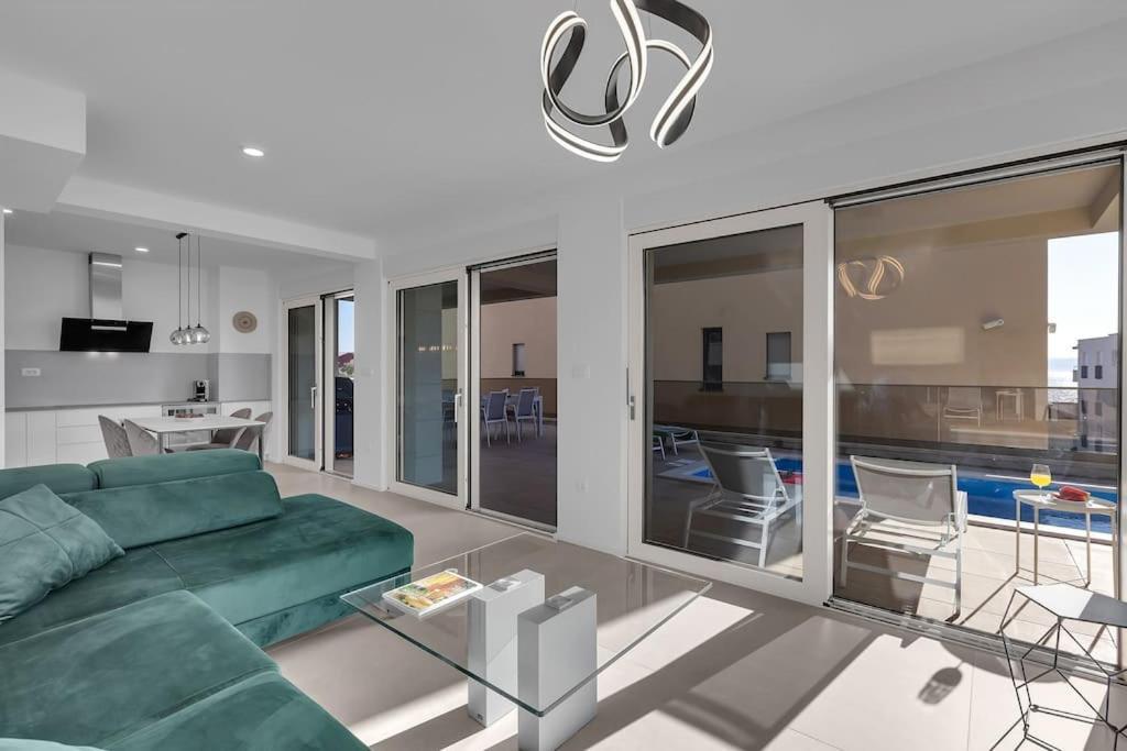 Apartman Delux With Private Pool - Makarska Exklusiv Tučepi エクステリア 写真