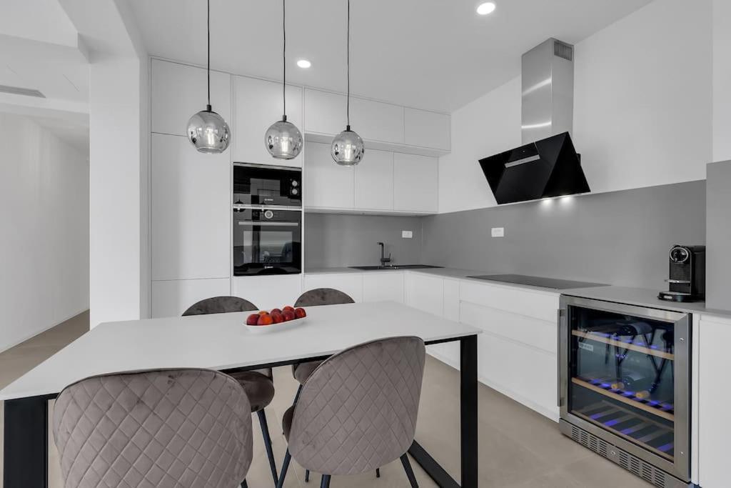 Apartman Delux With Private Pool - Makarska Exklusiv Tučepi エクステリア 写真