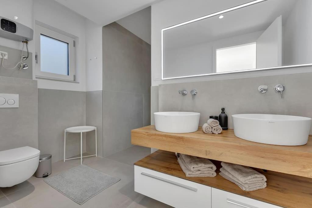 Apartman Delux With Private Pool - Makarska Exklusiv Tučepi エクステリア 写真