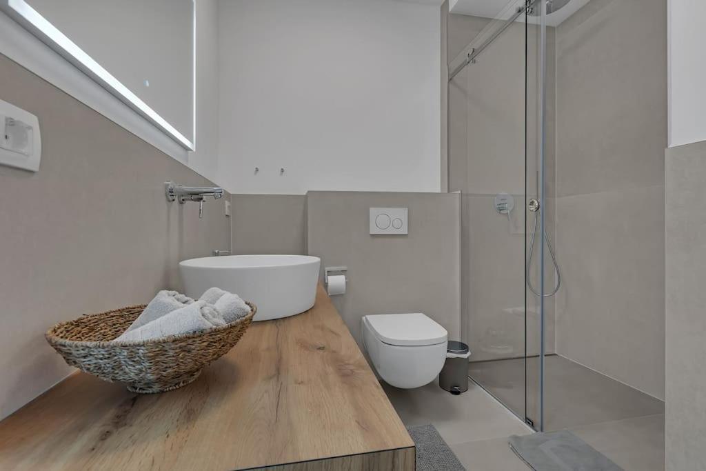 Apartman Delux With Private Pool - Makarska Exklusiv Tučepi エクステリア 写真