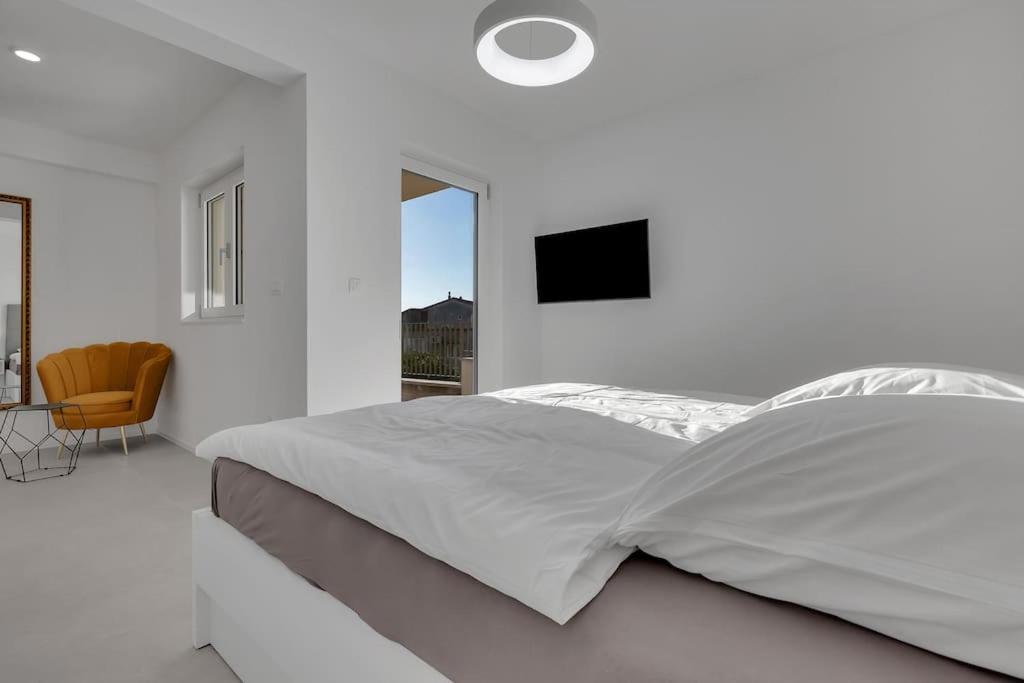 Apartman Delux With Private Pool - Makarska Exklusiv Tučepi エクステリア 写真