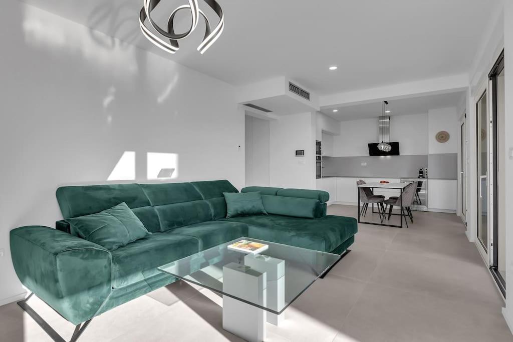 Apartman Delux With Private Pool - Makarska Exklusiv Tučepi エクステリア 写真